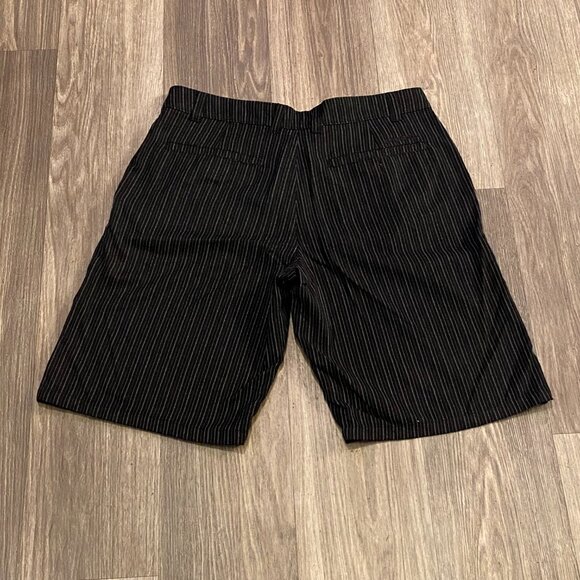 O'Neill Casual Black Pinstriped First In Last Out Shorts Men's Size 36 - Picture 2 of 8